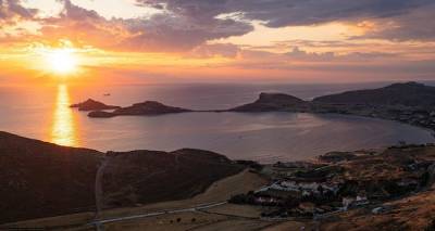 &Delta;ί&omega;&rho;&eta; &delta;&iota;&alpha;&kappa;&omicron;&pi;ή &upsilon;&delta;&rho;&omicron;&delta;ό&tau;&eta;&sigma;&eta;&sigmaf; &sigma;&tau;&eta;&nu; &pi;&alpha;&rho;&alpha;&lambda;ί&alpha; &tau;&omicron;&upsilon; &Pi;&lambda;&alpha;&tau;ύ &sigma;ή&mu;&epsilon;&rho;&alpha; &tau;&omicron; &mu;&epsilon;&sigma;&eta;&mu;έ&rho;&iota;