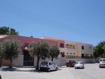 Έ&pi;&alpha;&rho;&chi;&omicron;&sigmaf; &Lambda;ή&mu;&nu;&omicron;&upsilon;: &laquo;&Nu;&iota;ώ&theta;&omicron;&upsilon;&mu;&epsilon; &pi;&epsilon;&rho;ή&phi;&alpha;&nu;&omicron;&iota; &pi;&omicron;&upsilon; &eta; &Pi;&epsilon;&rho;&iota;&phi;έ&rho;&epsilon;&iota;&alpha; &pi;&alpha;&rho;έ&delta;&omega;&sigma;&epsilon; έ&nu;&alpha; &pi;&omicron;&lambda;ύ&tau;&iota;&mu;&omicron; έ&rho;&gamma;&omicron; &gamma;&iota;&alpha; &tau;&omicron;&upsilon;&sigmaf; &mu;&alpha;&theta;&eta;&tau;έ&sigmaf; &tau;&eta;&sigmaf; &Mu;ύ&rho;&iota;&nu;&alpha;&sigmaf;&raquo;