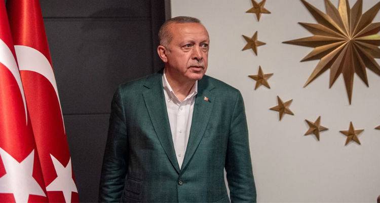 &Mu;&epsilon;&tau;&rho;ά&epsilon;&iota; &pi;&lambda;&eta;&gamma;έ&sigmaf; &omicron; &Epsilon;&rho;&nu;&tau;&omicron;&gamma;ά&nu; &alpha;&pi;ό &tau;&iota;&sigmaf; &delta;&eta;&mu;&omicron;&tau;&iota;&kappa;έ&sigmaf; &epsilon;&kappa;&lambda;&omicron;&gamma;έ&sigmaf;: Έ&chi;&alpha;&sigma;&epsilon; &tau;&eta;&nu; Ά&gamma;&kappa;&upsilon;&rho;&alpha; - &Theta;&rho;ί&lambda;&epsilon;&rho; &sigma;&tau;&eta;&nu; &Kappa;&omega;&nu;&sigma;&tau;&alpha;&nu;&tau;&iota;&nu;&omicron;ύ&pi;&omicron;&lambda;&eta;