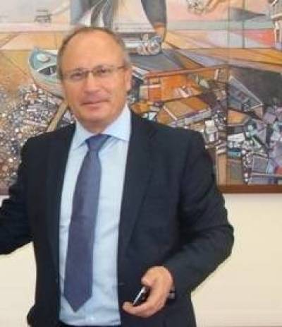 &Chi;&alpha;&nu;&tau;&zeta;&eta;&delta;&iota;&alpha;&mu;&alpha;&nu;&tau;ή&sigmaf;: &laquo;&Epsilon;&gamma;&kappa;&lambda;&eta;&mu;&alpha;&tau;&iota;&kappa;ή &eta; &alpha;&delta;&iota;&alpha;&phi;&omicron;&rho;ί&alpha; &tau;&omega;&nu; &kappa;&upsilon;&beta;&epsilon;&rho;&nu;ώ&nu;&tau;&omega;&nu; &alpha;&pi;έ&nu;&alpha;&nu;&tau;&iota; &sigma;&tau;&omicron;&upsilon;&sigmaf; &nu;&eta;&sigma;&iota;ώ&tau;&epsilon;&sigmaf;&raquo;