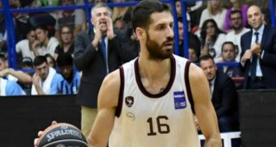 &Mu;&omicron;ύ&rho;&tau;&omicron;&sigmaf;: &laquo;&Epsilon;&pi;&iota;&sigma;&tau;&rho;&omicron;&phi;ή &sigma;&tau;&iota;&sigmaf; &nu;ί&kappa;&epsilon;&sigmaf;&raquo;