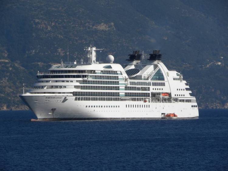 &Alpha;&gamma;&kappa;&upsilon;&rho;&omicron;&beta;ό&lambda;&eta;&sigma;&epsilon; &chi;&theta;έ&sigmaf; &tau;&omicron; &epsilon;&nu;&tau;&upsilon;&pi;&omega;&sigma;&iota;&alpha;&kappa;ό &laquo;Seabourn Odyssey&raquo; (mp3)
