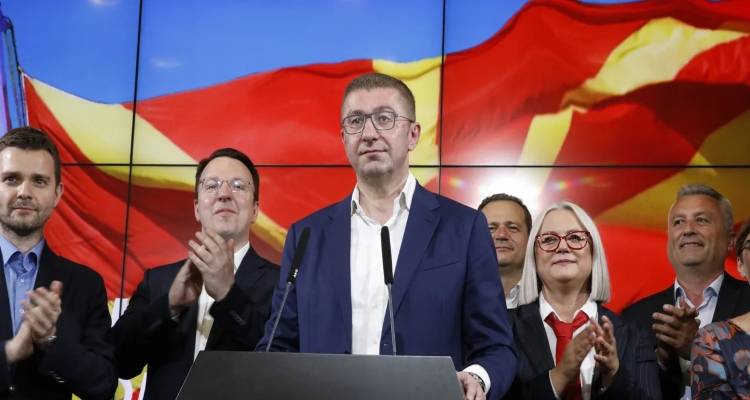 &Beta;ό&rho;&epsilon;&iota;&alpha; &Mu;&alpha;&kappa;&epsilon;&delta;&omicron;&nu;ί&alpha;: &Xi;&alpha;&nu;&alpha;&mu;ί&lambda;&eta;&sigma;&epsilon; &gamma;&iota;&alpha; &laquo;&Mu;&alpha;&kappa;&epsilon;&delta;&omicron;&nu;ί&alpha;&raquo; &kappa;&alpha;&iota; &laquo;&Mu;&alpha;&kappa;&epsilon;&delta;ό&nu;&epsilon;&sigmaf;&raquo; &omicron; &pi;&rho;&omega;&theta;&upsilon;&pi;&omicron;&upsilon;&rho;&gamma;ό&sigmaf; &Mu;ί&tau;&sigma;&kappa;&omicron;&sigma;&kappa;&iota;