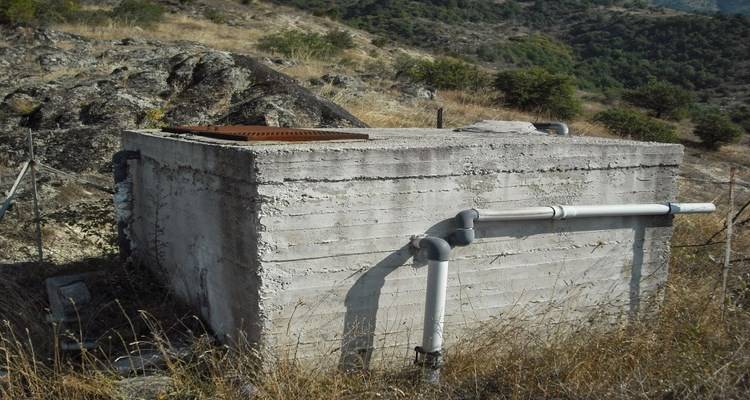 &Xi;&epsilon;&kappa;ί&nu;&eta;&sigma;&epsilon; &omicron; &kappa;&alpha;&theta;&alpha;&rho;&iota;&sigma;&mu;ό&sigmaf; &tau;&omega;&nu; &delta;&epsilon;&xi;&alpha;&mu;&epsilon;&nu;ώ&nu; &nu;&epsilon;&rho;&omicron;ύ &sigma;&tau;&alpha; &chi;&omega;&rho;&iota;ά &tau;&eta;&sigmaf; &Lambda;ή&mu;&nu;&omicron;&upsilon;