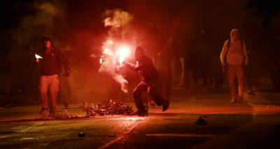 &Epsilon;&pi;&epsilon;&iota;&sigma;ό&delta;&iota;&alpha; &sigma;&tau;&alpha; &Epsilon;&xi;ά&rho;&chi;&epsilon;&iota;&alpha; &mu;&epsilon;&tau;ά &tau;&eta;&nu; &pi;&omicron;&rho;&epsilon;ί&alpha; &gamma;&iota;&alpha; &tau;&omicron;&nu; &Alpha;&lambda;έ&xi;&eta; &Gamma;&rho;&eta;&gamma;&omicron;&rho;ό&pi;&omicron;&upsilon;&lambda;&omicron;