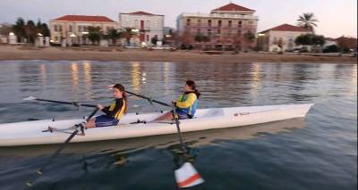 &Sigma;&tau;&eta; &Lambda;ή&mu;&nu;&omicron; &tau;&omicron; 5&omicron; &Pi;&alpha;&nu;&epsilon;&lambda;&lambda;ή&nu;&iota;&omicron; &Pi;&rho;&omega;&tau;ά&theta;&lambda;&eta;&mu;&alpha; &Pi;&alpha;&rho;ά&kappa;&tau;&iota;&alpha;&sigmaf; &Kappa;&omega;&pi;&eta;&lambda;&alpha;&sigma;ί&alpha;&sigmaf; | &Omicron; &Nu;.&Omicron;.&Lambda; &upsilon;&pi;&omicron;&delta;έ&chi;&epsilon;&tau;&alpha;&iota; &tau;&eta;&nu; &epsilon;&lambda;ί&tau;