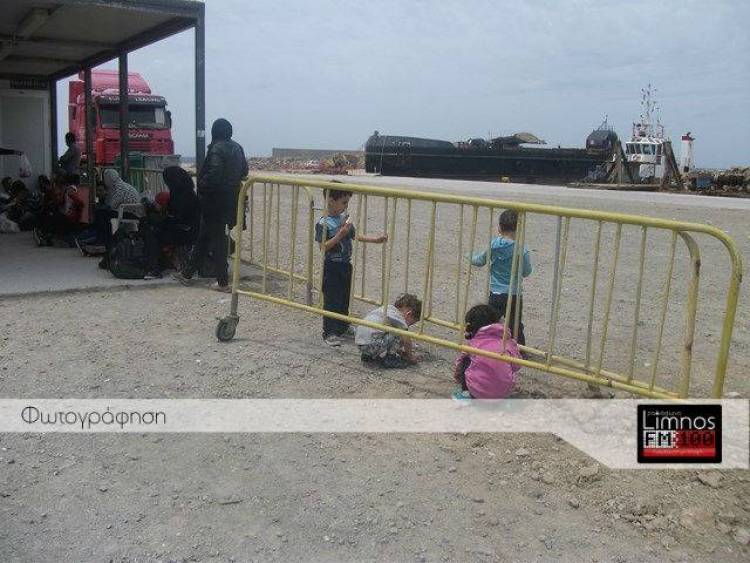 &Mu;&pi;&alpha;&rho;ά&zeta; &alpha;&phi;ί&xi;&epsilon;&omega;&nu; &pi;&alpha;&rho;ά&nu;&omicron;&mu;&omega;&nu; &mu;&epsilon;&tau;&alpha;&nu;&alpha;&sigma;&tau;ώ&nu; &sigma;&epsilon; &Lambda;ή&mu;&nu;&omicron; &kappa;&alpha;&iota; Ά&gamma;&iota;&omicron; &Epsilon;&upsilon;&sigma;&tau;&rho;ά&tau;&iota;&omicron; (photos)