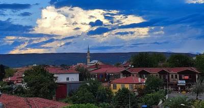ena-taksidi-apo-ti-limno-stin-imvro