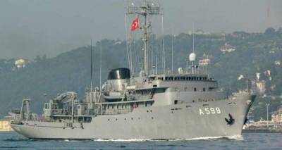 &Eta; &Tau;&omicron;&upsilon;&rho;&kappa;ί&alpha; &beta;&gamma;ά&zeta;&epsilon;&iota; 102 &pi;&lambda;&omicron;ί&alpha; &sigma;&epsilon; &Alpha;&iota;&gamma;&alpha;ί&omicron; &kappa;&alpha;&iota; &Kappa;ύ&pi;&rho;&omicron; &gamma;&iota;&alpha; &tau;&eta;&nu; ά&sigma;&kappa;&eta;&sigma;&eta; &laquo;&Gamma;&alpha;&lambda;ά&zeta;&iota;&alpha; &Pi;&alpha;&tau;&rho;ί&delta;&alpha;&raquo;