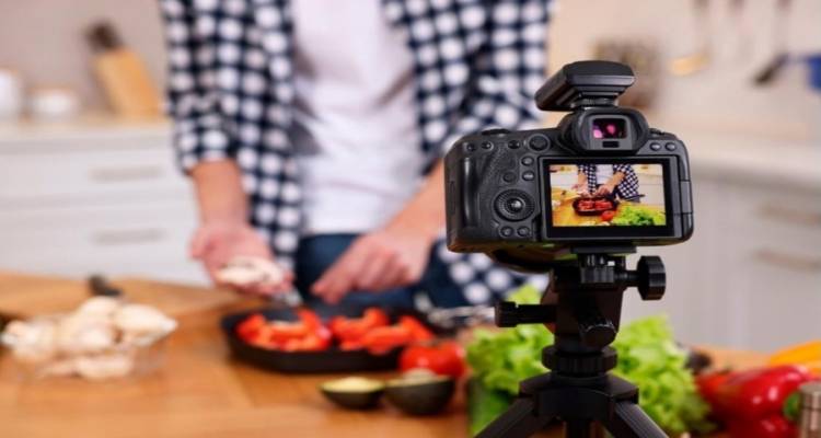 &Eta; &Sigma;&Alpha;&Epsilon;&Kappa; &Lambda;ή&mu;&nu;&omicron;&upsilon; &sigma;&tau;&omicron;&nu; &Epsilon;&upsilon;&rho;&omega;&pi;&alpha;ϊ&kappa;ό &Delta;&iota;&alpha;&gamma;&omega;&nu;&iota;&sigma;&mu;ό &laquo;Comme des chefs 2025!&raquo;