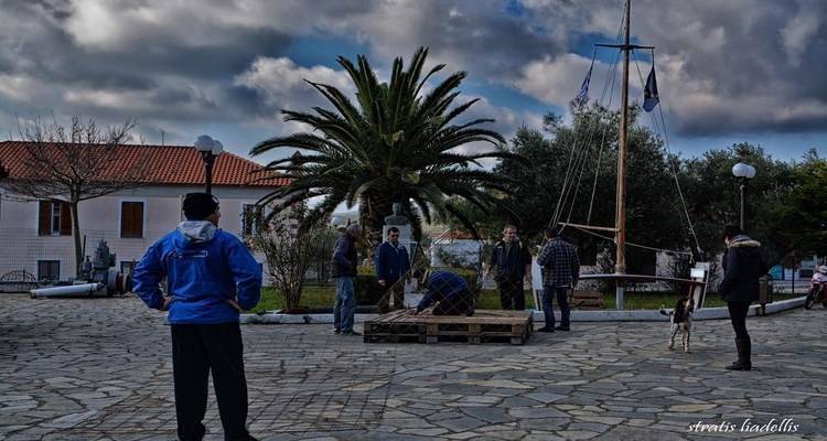 &Eta; &Omicron;&mu;ά&delta;&alpha; &Epsilon;&theta;&epsilon;&lambda;&omicron;&nu;&tau;&iota;&sigma;&mu;&omicron;ύ &tau;&eta;&sigmaf; &Nu;. &Kappa;&omicron;ύ&tau;&alpha;&lambda;&eta;&sigmaf; "&sigma;ή&kappa;&omega;&sigma;&epsilon; &mu;&alpha;&nu;ί&kappa;&iota;&alpha;"