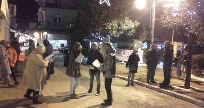 &Epsilon;&Lambda;&Mu;&Epsilon; &Lambda;ή&mu;&nu;&omicron;&upsilon;: &laquo;&Eta; &kappa;&omicron;&rho;&omicron;ϊ&delta;ί&alpha; &kappa;&alpha;&iota; &omicron; &epsilon;&mu;&pi;&alpha;&iota;&gamma;&mu;ό&sigmaf; &delta;&epsilon;&nu; &theta;&alpha; &pi;&epsilon;&rho;ά&sigma;&omicron;&upsilon;&nu;&raquo; (photos)