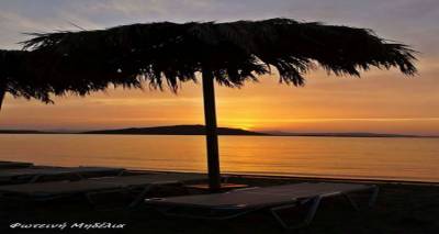 &Sigma;&tau;&omicron;&upsilon;&sigmaf; 30 &beta;&alpha;&theta;&mu;&omicron;ύ&sigmaf; &sigma;ή&mu;&epsilon;&rho;&alpha; &eta; &theta;&epsilon;&rho;&mu;&omicron;&kappa;&rho;&alpha;&sigma;ί&alpha; &sigma;&tau;&eta; &Lambda;ή&mu;&nu;&omicron; (mp3)