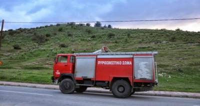 &Lambda;ή&mu;&nu;&omicron;&sigmaf;: &Phi;&omega;&tau;&iota;ά &alpha;&pi;ό &kappa;&epsilon;&rho;&alpha;&upsilon;&nu;ό &sigma;&tau;&omicron; &Kappa;&alpha;&rho;&pi;ά&sigma;&iota;