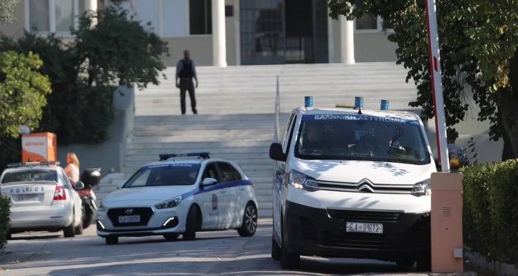 &Pi;&rho;&omicron;&sigma;ή&chi;&theta;&eta; ύ&pi;&omicron;&pi;&tau;&omicron;&sigmaf; &gamma;&iota;&alpha; &tau;&eta; &phi;&omega;&tau;&iota;ά &sigma;&tau;&omicron; &Sigma;&iota;&sigma;&mu;&alpha;&nu;ό&gamma;&lambda;&epsilon;&iota;&omicron; -&Nu;&omicron;&sigma;&eta;&lambda;&epsilon;&upsilon;ό&tau;&alpha;&nu; &sigma;&tau;&omicron; &kappa;&rho;&epsilon;&beta;ά&tau;&iota; &alpha;&pi;' ό&pi;&omicron;&upsilon; &xi;&epsilon;&kappa;ί&nu;&eta;&sigma;&epsilon; &eta; &pi;&upsilon;&rho;&kappa;&alpha;&gamma;&iota;ά