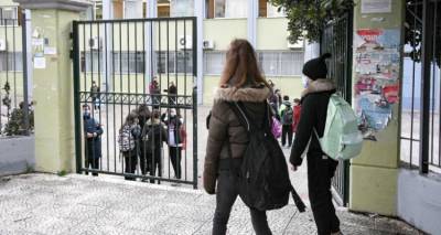 Lockdown: &Tau;&alpha; &sigma;&epsilon;&nu;ά&rho;&iota;&alpha; &gamma;&iota;&alpha; &tau;&omicron; ά&nu;&omicron;&iota;&gamma;&mu;&alpha; &tau;&omega;&nu; &sigma;&chi;&omicron;&lambda;&epsilon;ί&omega;&nu; &kappa;&alpha;&iota; &tau;&eta;&nu; &pi;&alpha;&rho;ά&tau;&alpha;&sigma;&eta; &tau;&omicron;&upsilon; &sigma;&chi;&omicron;&lambda;&iota;&kappa;&omicron;ύ έ&tau;&omicron;&upsilon;&sigmaf;