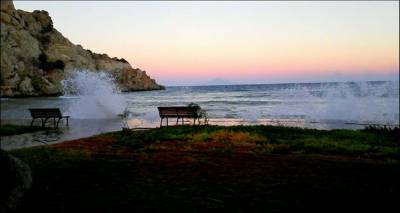 &Phi;&theta;&iota;&nu;&omicron;&pi;&omega;&rho;&iota;&nu;ό&sigmaf; &omicron; &kappa;&alpha;&iota;&rho;ό&sigmaf;