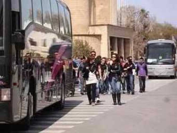 Στη Βουλή σχέδιο νόμου του ΥΠΕΣ για τη μεταφορά μαθητών
