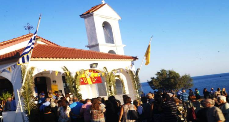 &Eta; &Lambda;ή&mu;&nu;&omicron;&sigmaf; &gamma;&iota;ό&rho;&tau;&alpha;&sigma;&epsilon; &mu;&epsilon; &kappa;ά&theta;&epsilon; &tau;&iota;&mu;ή &tau;&omicron;&nu; Ά&gamma;&iota;&omicron; &Sigma;ώ&zeta;&omicron;&nu;&tau;&alpha;, &pi;&omicron;&lambda;&iota;&omicron;ύ&chi;&omicron; &kappa;&alpha;&iota; &pi;&rho;&omicron;&sigma;&tau;ά&tau;&eta; &tau;&eta;&sigmaf; (photos)