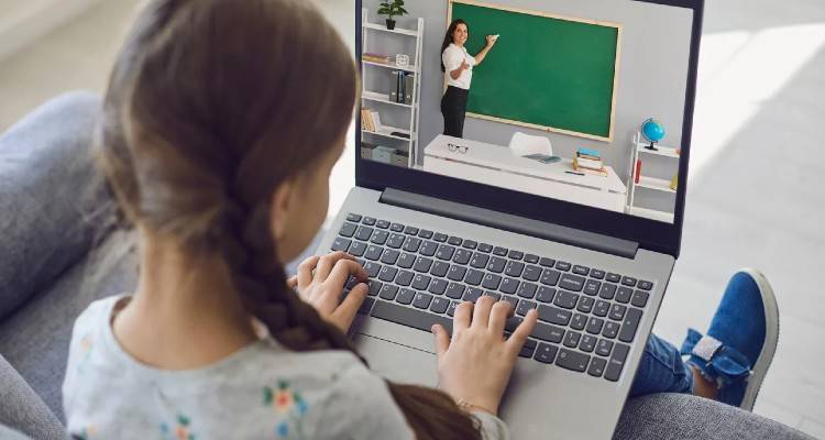 Voucher 200 ευρώ: Από σήμερα οι αιτήσεις για την επιδότηση αγοράς tablet, laptop, desktop | Τι πρέπει να γνωρίζετε