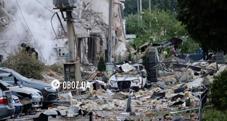 &Kappa;ό&lambda;&alpha;&sigma;&eta; &sigma;&tau;&omicron; &Kappa;ί&epsilon;&beta;&omicron; &alpha;&pi;ό &sigma;&chi;&epsilon;&delta;ό&nu; 600 &rho;&omega;&sigma;&iota;&kappa;ά drones: &Tau;έ&sigma;&sigma;&epsilon;&rho;&iota;&sigmaf; &nu;&epsilon;&kappa;&rho;&omicron;ί &kappa;&alpha;&iota; 10 &tau;&rho;&alpha;&upsilon;&mu;&alpha;&tau;ί&epsilon;&sigmaf; | &Zeta;&epsilon;&lambda;έ&nu;&sigma;&kappa;&iota;: &laquo;&Eta; &Mu;ό&sigma;&chi;&alpha; &sigma;&upsilon;&nu;&epsilon;&chi;ί&zeta;&epsilon;&iota; &nu;&alpha; &sigma;&kappa;&omicron;&tau;ώ&nu;&epsilon;&iota;&raquo;