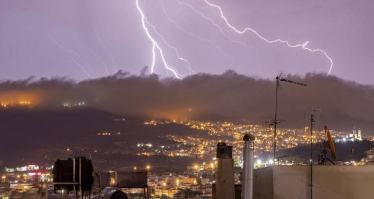 &Kappa;&alpha;&kappa;&omicron;&kappa;&alpha;&iota;&rho;ί&alpha; &laquo;&Theta;ά&lambda;&epsilon;&iota;&alpha;&raquo;: &Sigma;ά&rho;&omega;&sigma;&epsilon; &sigma;&tau;&eta; &beta;ό&rho;&epsilon;&iota;&alpha; &Epsilon;&lambda;&lambda;ά&delta;&alpha; | &Epsilon;&pi;&epsilon;&sigma;&alpha;&nu; &delta;έ&nu;&tau;&rho;&alpha; &sigma;&tau;&eta; &Theta;&epsilon;&sigma;&sigma;&alpha;&lambda;&omicron;&nu;ί&kappa;&eta;, &chi;&omega;&rho;ί&sigmaf; &rho;&epsilon;ύ&mu;&alpha; &eta; &Pi;&iota;&epsilon;&rho;ί&alpha;, &pi;&lambda;&eta;&mu;&mu;ύ&rho;&iota;&sigma;&alpha;&nu; &Kappa;&omicron;&zeta;ά&nu;&eta;, &Beta;&epsilon;&lambda;&beta;&epsilon;&nu;&tau;ό&sigmaf;