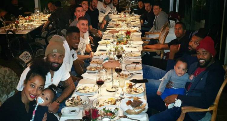 «Οικογενειακό» δείπνο στον Ήφαιστο (photos)