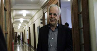 &Alpha;&pi;&omicron;&sigma;&tau;ό&lambda;&omicron;&upsilon;: &Tau;&eta;&nu; &Mu;. &Epsilon;&beta;&delta;&omicron;&mu;ά&delta;&alpha; 650 &epsilon;&kappa;&alpha;&tau;. &epsilon;&upsilon;&rho;ώ &sigma;&tau;&omicron;&upsilon;&sigmaf; &alpha;&gamma;&rho;ό&tau;&epsilon;&sigmaf;