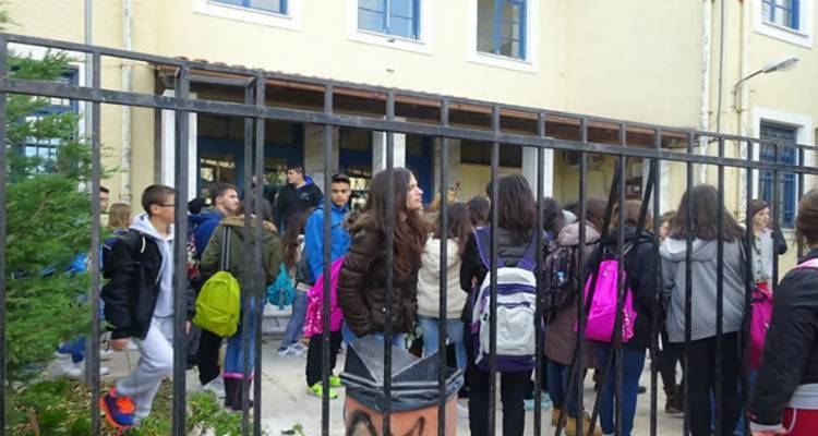 Ο Σύλλογος Γονέων του ΓΕΛ Μύρινας συγχαίρει και ευχαριστεί…