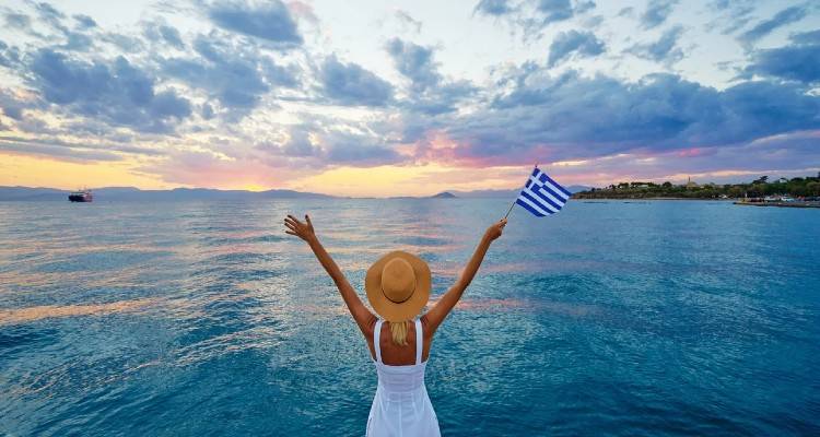 Το τέλος του lockdown: Από την Παρασκευή σταματούν τα SMS, ελεύθερη η μετακίνηση από νομό σε νομό