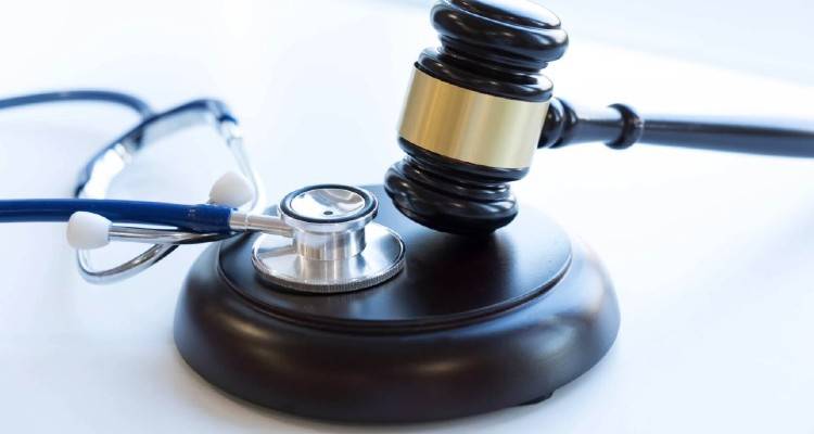 Συμβούλιο της Επικρατείας: Δικαιώθηκαν γονείς για παιδί που γεννήθηκε με βαριά αναπηρία