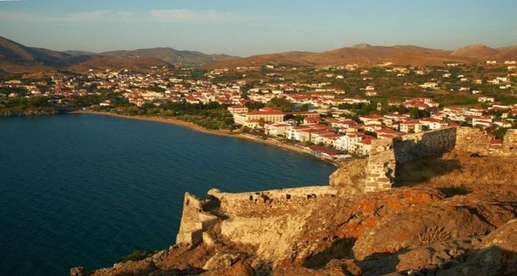 &Tau;&omicron; Newsit.gr &gamma;&iota;&alpha; &tau;&eta;&nu; &laquo;&pi;&alpha;&rho;ά&xi;&epsilon;&nu;&eta; &kappa;&alpha;&iota; &alpha;&nu;&alpha;&pi;ά&nu;&tau;&epsilon;&chi;&eta; &Lambda;ή&mu;&nu;&omicron;&raquo; (photos)