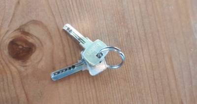 &Beta;&rho;έ&theta;&eta;&kappa;&alpha;&nu; &kappa;&lambda;&epsilon;&iota;&delta;&iota;ά &sigma;&tau;&eta;&nu; &pi;&lambda;&alpha;&tau;&epsilon;ί&alpha; &Kappa;&Tau;&Epsilon;&Lambda;