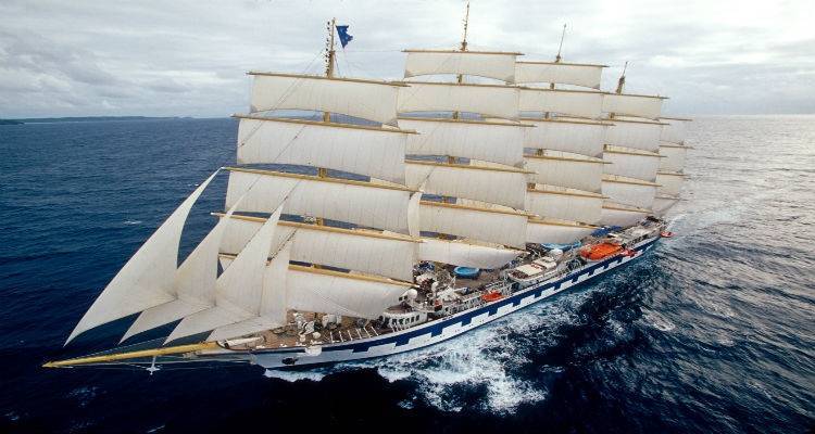 &Tau;&omicron; &kappa;&rho;&omicron;&upsilon;&alpha;&zeta;&iota;&epsilon;&rho;ό&pi;&lambda;&omicron;&iota;&omicron; &laquo;Star Clipper&raquo; &sigma;ή&mu;&epsilon;&rho;&alpha; &sigma;&tau;&eta; &Lambda;ή&mu;&nu;&omicron; (photos)