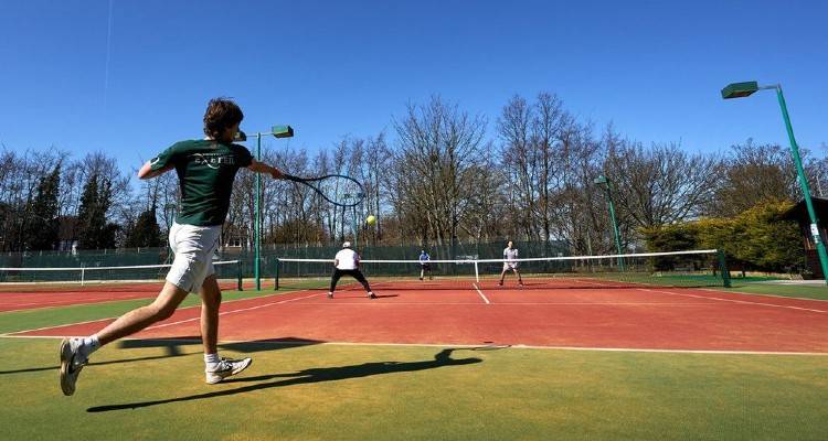 Βρετανία: “Happy Monday” με εορταστική διάθεση!