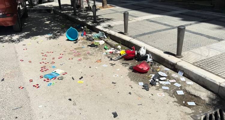 &Theta;&epsilon;&sigma;&sigma;&alpha;&lambda;&omicron;&nu;ί&kappa;&eta;: &Epsilon;&pi;ί &mu;ί&alpha; ώ&rho;&alpha; &pi;&epsilon;&tau;&omicron;ύ&sigma;&epsilon; &pi;&rho;ά&gamma;&mu;&alpha;&tau;&alpha; &kappa;&alpha;&iota; &nu;&epsilon;&rho;ό &omicron; 5&chi;&rho;&omicron;&nu;&omicron;&sigmaf; &alpha;&pi;ό &tau;&omicron; &mu;&pi;&alpha;&lambda;&kappa;ό&nu;&iota;, &alpha;&kappa;ό&mu;&eta; &kappa;&alpha;&iota; &eta;&lambda;&epsilon;&kappa;&tau;&rho;&iota;&kappa;ή &sigma;&kappa;&omicron;ύ&pi;&alpha; | &Sigma;&upsilon;&nu;&epsilon;&lambda;ή&phi;&theta;&eta; &eta; &mu;&eta;&tau;έ&rho;&alpha; &tau;&omicron;&upsilon;