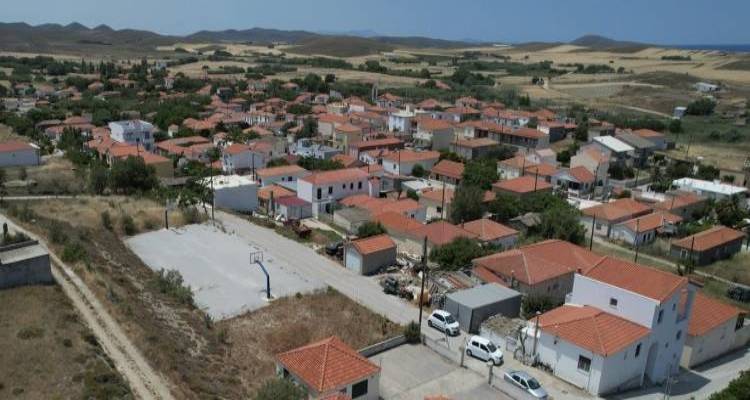 &Mu;&iota;&kappa;&rho;ή &alpha;&gamma;&gamma;&epsilon;&lambda;ί&alpha;: &Pi;&omega;&lambda;&omicron;ύ&nu;&tau;&alpha;&iota; &alpha;&gamma;&rho;&omicron;&tau;&epsilon;&mu;ά&chi;&iota;&alpha; &kappa;&omicron;&nu;&tau;ά &sigma;&tau;&omicron;&nu; Ά&gamma;&iota;&omicron; &Chi;&alpha;&rho;ά&lambda;&alpha;&mu;&pi;&omicron; &Pi;&lambda;ά&kappa;&alpha;&sigmaf;