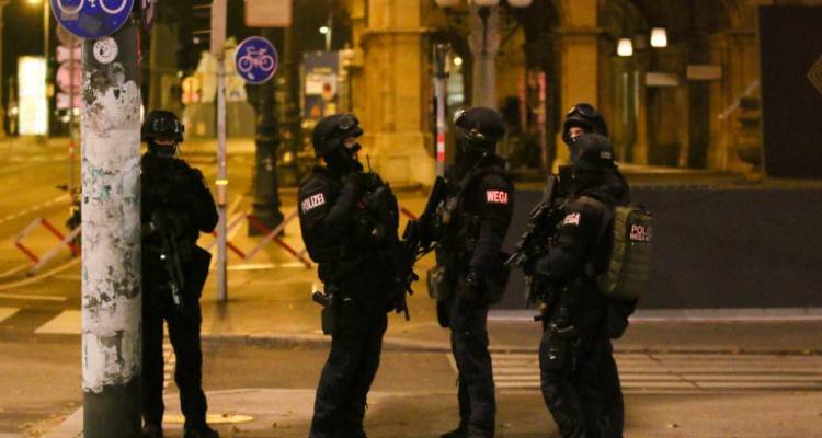 &Beta;&iota;έ&nu;&nu;&eta;: &Tau;&omicron; ISIS &sigma;&kappa;&omicron;&rho;&pi;ά &xi;&alpha;&nu;ά &tau;&omicron;&nu; &tau;&rho;ό&mu;&omicron; &sigma;&tau;&eta;&nu; &Epsilon;&upsilon;&rho;ώ&pi;&eta; | &Alpha;&nu;έ&lambda;&alpha;&beta;&epsilon; &tau;&eta;&nu; &epsilon;&upsilon;&theta;ύ&nu;&eta; &gamma;&iota;&alpha; &tau;&eta;&nu; &tau;&rho;&omicron;&mu;&omicron;&kappa;&rho;&alpha;&tau;&iota;&kappa;ή &epsilon;&pi;ί&theta;&epsilon;&sigma;&eta;