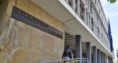 &Theta;&epsilon;&sigma;&sigma;&alpha;&lambda;&omicron;&nu;ί&kappa;&eta;: Έ&nu;&omicron;&chi;&omicron;&sigmaf; &kappa;&alpha;&iota; &sigma;&tau;&omicron; &Epsilon;&phi;&epsilon;&tau;&epsilon;ί&omicron; &omicron; &kappa;&alpha;&theta;&eta;&gamma;&eta;&tau;ή&sigmaf; &pi;&omicron;&upsilon; &kappa;&alpha;&tau;&alpha;&gamma;&gamma;έ&lambda;&theta;&eta;&kappa;&epsilon; ό&tau;&iota; &pi;&alpha;&rho;&epsilon;&nu;&omicron;&chi;&lambda;&omicron;ύ&sigma;&epsilon; &sigma;&epsilon;&xi;&omicron;&upsilon;&alpha;&lambda;&iota;&kappa;ά &mu;&alpha;&theta;ή&tau;&rho;&iota;&epsilon;&sigmaf;