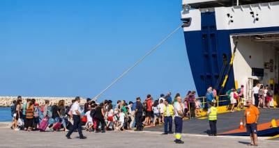 &Lambda;ή&mu;&nu;&omicron;&sigmaf;: &Iota;&sigma;&chi;&upsilon;&rho;ή &alpha;ύ&xi;&eta;&sigma;&eta; &sigma;&tau;&eta;&nu; &epsilon;&pi;&iota;&beta;&alpha;&tau;&iota;&kappa;ή &kappa;ί&nu;&eta;&sigma;&eta; &tau;&eta;&nu; ά&nu;&omicron;&iota;&xi;&eta; | &Omicron; &Mu;ά&iota;&omicron;&sigmaf; έ&kappa;&alpha;&nu;&epsilon; &tau;&eta; &delta;&iota;&alpha;&phi;&omicron;&rho;ά