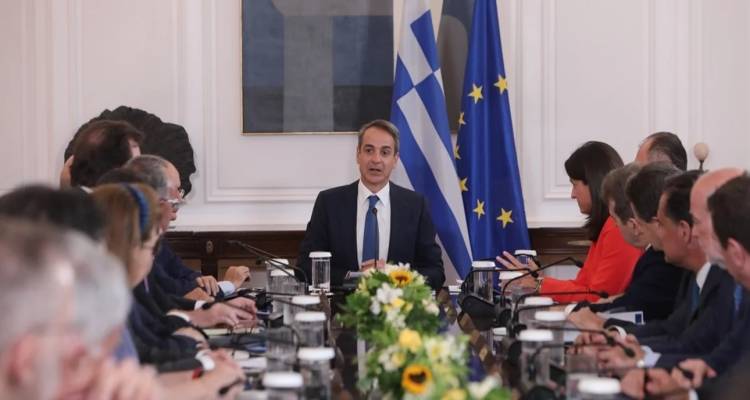 &Mu;&epsilon; &mu;&epsilon;&tau;&alpha;&rho;&rho;&upsilon;&theta;&mu;ί&sigma;&epsilon;&iota;&sigmaf; &kappa;&alpha;&iota; &theta;&epsilon;&tau;&iota;&kappa;ά &mu;έ&tau;&rho;&alpha; &alpha;&pi;&alpha;&nu;&tau;ά &eta; &kappa;&upsilon;&beta;έ&rho;&nu;&eta;&sigma;&eta; &sigma;&tau;&eta; &laquo;&mu;&epsilon;&gamma;ά&lambda;&eta; &alpha;&nu;&alpha;&tau;&alpha;&rho;&alpha;&chi;ή&raquo; &tau;&omicron;&upsilon; &Sigma;&Upsilon;&Rho;&Iota;&Zeta;&Alpha;