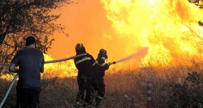 &Phi;&omega;&tau;&iota;έ&sigmaf; &sigma;&tau;&eta;&nu; &Alpha;&tau;&tau;&iota;&kappa;ή | &Pi;ύ&rho;&iota;&nu;&omicron;&sigmaf; &epsilon;&phi;&iota;ά&lambda;&tau;&eta;&sigmaf; &sigma;&epsilon; &Nu;έ&alpha; &Pi;&epsilon;&nu;&tau;έ&lambda;&eta; &kappa;&alpha;&iota; &Pi;ά&tau;&eta;&mu;&alpha; &Beta;&rho;&iota;&lambda;&eta;&sigma;&sigma;ί&omega;&nu;, &kappa;&alpha;ί&gamma;&omicron;&nu;&tau;&alpha;&iota; &sigma;&pi;ί&tau;&iota;&alpha;