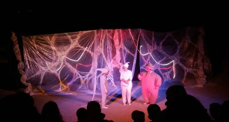 Η Λαϊκή Σκήνη Μ.Ε.Α.Σ ταξιδεύει στο Απολιθωμένο Δάσος Σιγρίου