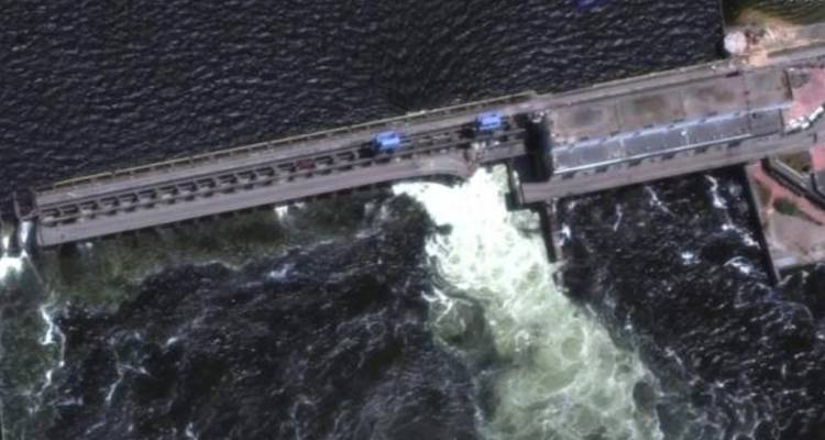 &Alpha;&nu;&alpha;&tau;ί&nu;&alpha;&xi;&alpha;&nu; &tau;&epsilon;&rho;ά&sigma;&tau;&iota;&omicron; &phi;&rho;ά&gamma;&mu;&alpha; &sigma;&tau;&eta; &Chi;&epsilon;&rho;&sigma;ώ&nu;&alpha;, &alpha;&lambda;&lambda;&eta;&lambda;&omicron;&kappa;&alpha;&tau;&eta;&gamma;&omicron;&rho;&omicron;ύ&nu;&tau;&alpha;&iota; &Kappa;ί&epsilon;&beta;&omicron;-&Mu;ό&sigma;&chi;&alpha;-&Pi;&lambda;&eta;&mu;&mu;&upsilon;&rho;ί&zeta;&epsilon;&iota; &eta; &pi;&epsilon;&rho;&iota;&omicron;&chi;ή, &alpha;&pi;ί&sigma;&tau;&epsilon;&upsilon;&tau;&alpha; &beta;ί&nu;&tau;&epsilon;&omicron;