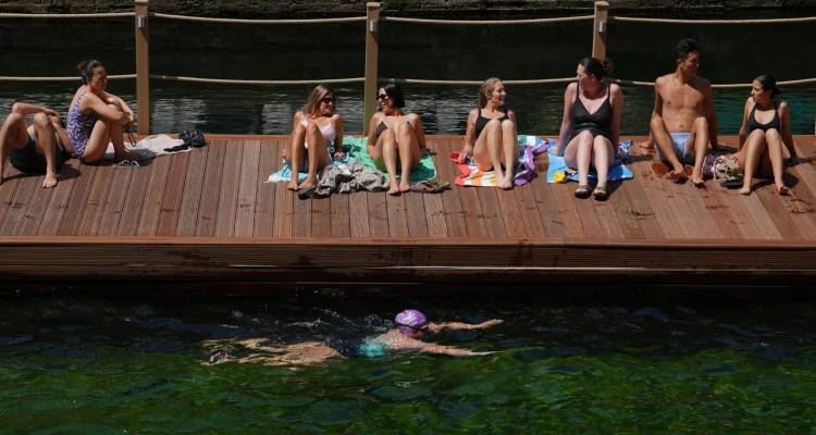 &Eta; &Epsilon;&upsilon;&rho;ώ&pi;&eta; &laquo;&lambda;&iota;ώ&nu;&epsilon;&iota;&raquo; &alpha;&pi;ό &tau;&eta; &zeta;έ&sigma;&tau;&eta;: &Omicron;&iota; 3 &lambda;ό&gamma;&omicron;&iota; &pi;&omicron;&upsilon; &omicron;&iota; &kappa;&alpha;ύ&sigma;&omega;&nu;&epsilon;&sigmaf; &gamma;ί&nu;&omicron;&nu;&tau;&alpha;&iota; &omicron;&lambda;&omicron;έ&nu;&alpha; &pi;&iota;&omicron; &alpha;&kappa;&rho;&alpha;ί&omicron;&iota;