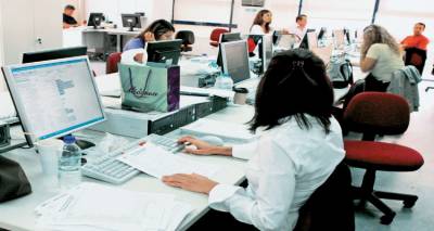 &Kappa;ό&beta;&omicron;&nu;&tau;&alpha;&iota; ό&lambda;&epsilon;&sigmaf; &omicron;&iota; &laquo;έ&xi;&tau;&rho;&alpha;&raquo; &pi;&alpha;&rho;&omicron;&chi;έ&sigmaf; &sigma;&tau;&omicron; &Delta;&eta;&mu;ό&sigma;&iota;&omicron;