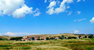 &Lambda;ύ&chi;&nu;&alpha;: &Tau;&alpha; &alpha;&pi;&omicron;&tau;&epsilon;&lambda;έ&sigma;&mu;&alpha;&tau;&alpha; &tau;&eta;&sigmaf; &tau;&omicron;&pi;&iota;&kappa;ή&sigmaf; &kappa;&omicron;&iota;&nu;ό&tau;&eta;&tau;&alpha;&sigmaf;