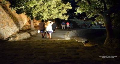 &Upsilon;&pi;ό &tau;&omicron; &phi;&omega;&sigmaf; &tau;&eta;&sigmaf; &Pi;&alpha;&nu;&sigma;&epsilon;&lambda;ή&nu;&omicron;&upsilon; &sigma;&tau;&omicron; &Kappa;ά&sigma;&tau;&rho;&omicron; &tau;&eta;&sigmaf; &Mu;ύ&rho;&iota;&nu;&alpha;&sigmaf; | Ά&nu;&omicron;&iota;&xi;&epsilon; &omicron; &delta;&rho;ό&mu;&omicron;&sigmaf; &gamma;&iota;&alpha; &tau;&omicron; &laquo;&phi;&epsilon;&sigma;&tau;&iota;&beta;ά&lambda; &kappa;ά&sigma;&tau;&rho;&omicron;&upsilon;&raquo; (photos)