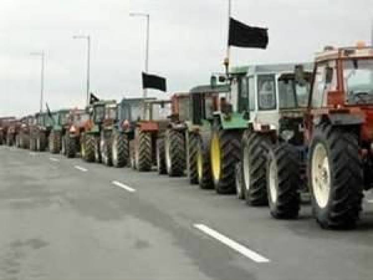 Συμβολικός ο πρώτος αποκλεισμός από τους αγρότες της Ημαθίας - Τρακτέρ και στη Δράμα