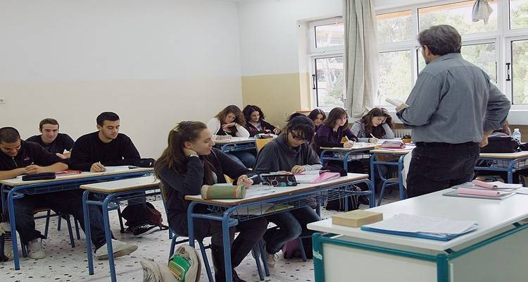 &Sigma;&alpha;&rho;&omega;&tau;&iota;&kappa;έ&sigmaf; &alpha;&lambda;&lambda;&alpha;&gamma;έ&sigmaf; &sigma;&epsilon; &gamma;&upsilon;&mu;&nu;ά&sigma;&iota;&alpha; &kappa;&alpha;&iota; &lambda;ύ&kappa;&epsilon;&iota;&alpha;: &Tau;&iota; &pi;&rho;&omicron;&beta;&lambda;έ&pi;&epsilon;&iota; &tau;&omicron; &pi;&omicron;&lambda;&upsilon;&nu;&omicron;&mu;&omicron;&sigma;&chi;έ&delta;&iota;&omicron; &tau;&omicron;&upsilon; &upsilon;&pi;&omicron;&upsilon;&rho;&gamma;&epsilon;ί&omicron;&upsilon; &Pi;&alpha;&iota;&delta;&epsilon;ί&alpha;&sigmaf;